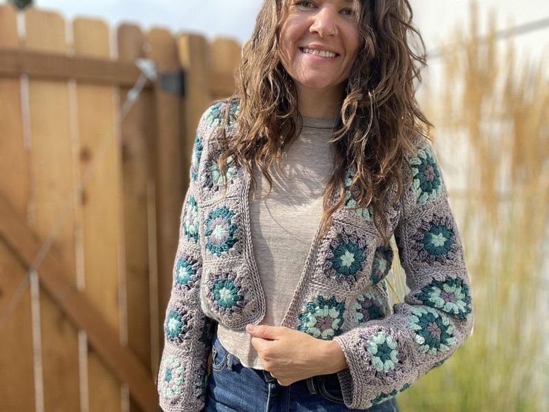 Airie Cropped Cardigan free crochet pattern by Lindsey Roe